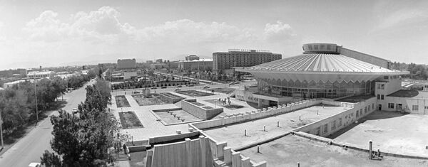 Кыргызский государственный цирк имени Абубакира Изибаева - Sputnik Кыргызстан