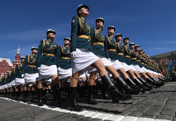 Военный парад, посвящённый 73-й годовщине Победы в ВОВ - Sputnik Кыргызстан