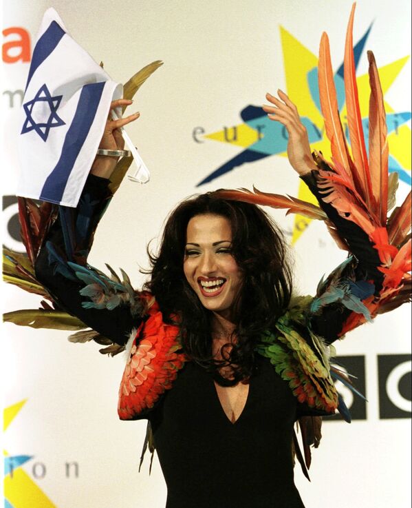 Израильская певица-транссексуал Дана Интернэшнэл в Евровидении 2008 - Sputnik Кыргызстан