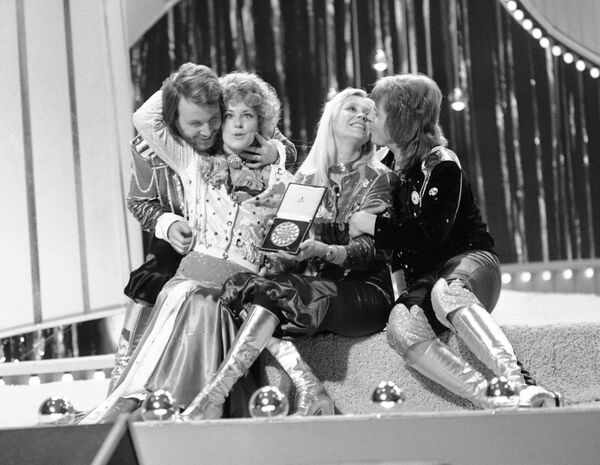 Шведская группа ABBA в Евровидении 1974 - Sputnik Кыргызстан