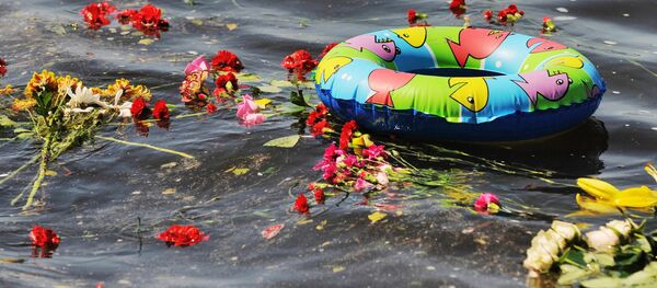 Акция в память о погибших на теплоходе Булгария в Казани Акция в память о погибших на теплоходе Булгария в Казани - Sputnik Кыргызстан
