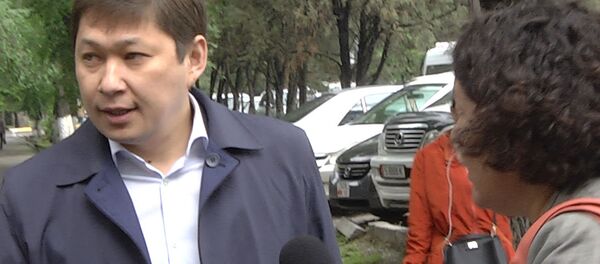 О политических гонениях, Атамбаеве и Жээнбекове — видеокомментарий Исакова - Sputnik Кыргызстан