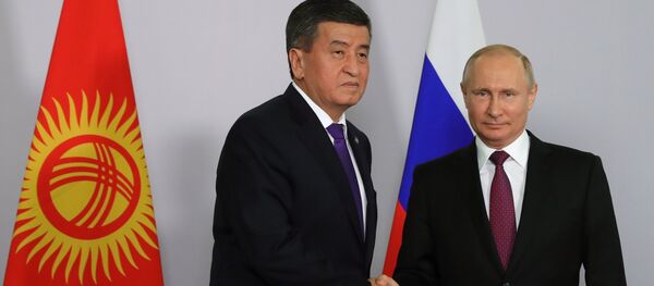  Президент РФ В. Путин встретился с президентом Киргизии С. Жээнбековым  - Sputnik Кыргызстан