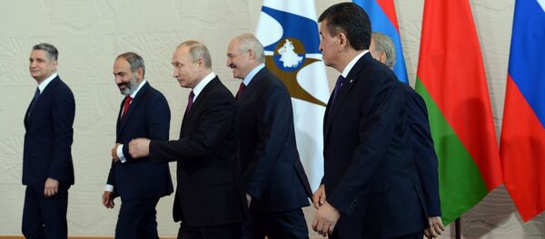 Президенты стран участников ЕАЭС на заседании Высшего Евразийского экономического совета - Sputnik Кыргызстан
