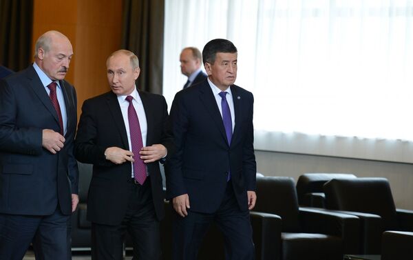 Пресс-служба президента Кыргызстана распространила фотографии со встречи глав стран ЕАЭС в Сочи - Sputnik Кыргызстан