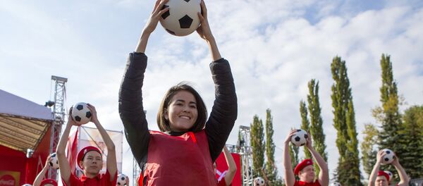 Кубок ЧМ-2018 по футболу представили в Уфе - Sputnik Кыргызстан