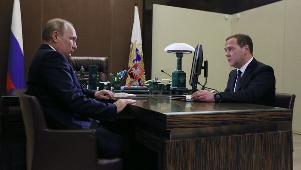 Президент РФ В. Путин встретился с премьер-министром РФ Д. Медведевым - Sputnik Кыргызстан