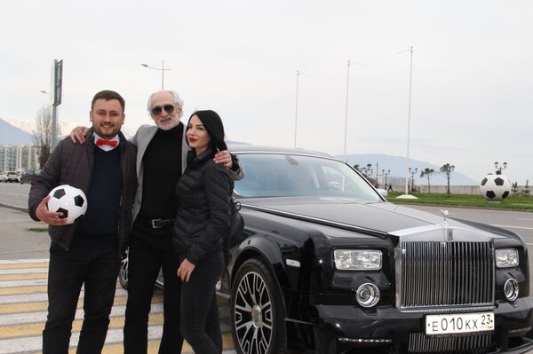Прогулка на «Роллс-Ройсе» с Ахриком Цвейбой. - Sputnik Кыргызстан