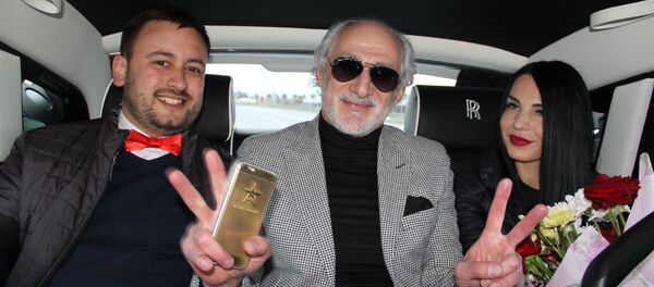 Прогулка на «Роллс-Ройсе» с Ахриком Цвейбой. - Sputnik Кыргызстан