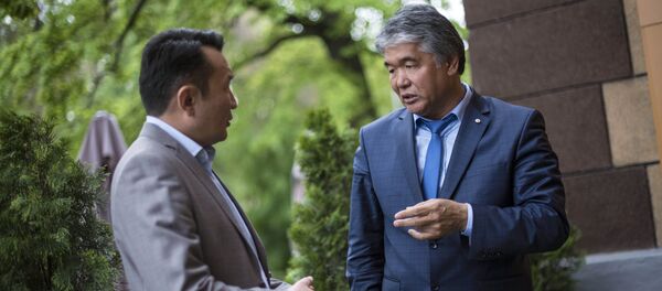 Интервью драматурга Султана Раева и главного редактора НТС Миржана Балыбаева - Sputnik Кыргызстан