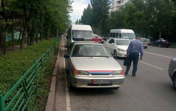 В Бишкеке проходит рейд под кодовым названием Общественный транспорт, в рамках которого проверяют работу маршрутных такси - Sputnik Кыргызстан