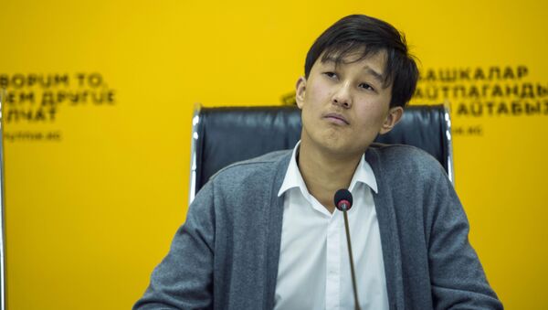 19-летний кыргызстанский певец Абай Сериков - Sputnik Кыргызстан