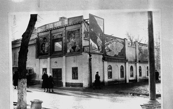 Кинотеатр Ударник в города Фрунзе. 1956 год - Sputnik Кыргызстан