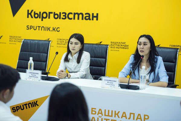 Образовательный проект SputnikBilim — встреча с специалистами коммерческого банка - Sputnik Кыргызстан