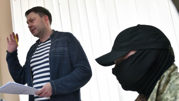 Задержание главы портала РИА Новости Украина Кирилла Вышинского - Sputnik Кыргызстан