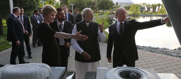 Встреча президента РФ В. Путина с премьер-министром Индии Н. Моди - Sputnik Кыргызстан