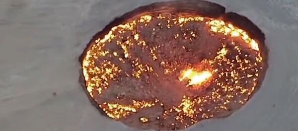 Огонь в газовом кратере в Туркменистане не гаснет с 1971 года - Sputnik Кыргызстан