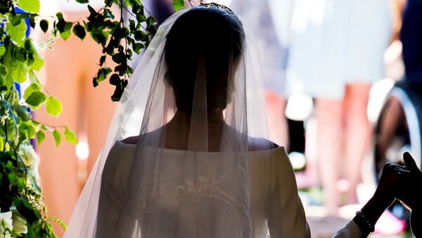 Невеста в свадебном платье. Архивное фото - Sputnik Кыргызстан