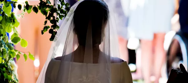 Девушка в свадебном платье. Архивное фото - Sputnik Кыргызстан