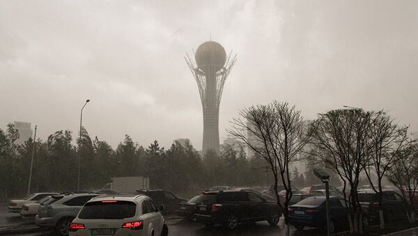 Мощный ураган с градом в Астане - Sputnik Кыргызстан