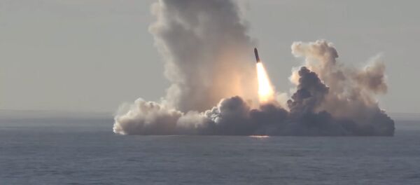 С подлодки залпом запустили 4 баллистические ракеты — впечатляющее видео С подлодки залпом запустили 4 баллистические ракеты — впечатляющее видео - Sputnik Кыргызстан