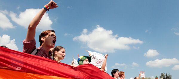 Митинг ЛГБТ-сообщества на Марсовом поле в Санкт-Петербурге - Sputnik Кыргызстан