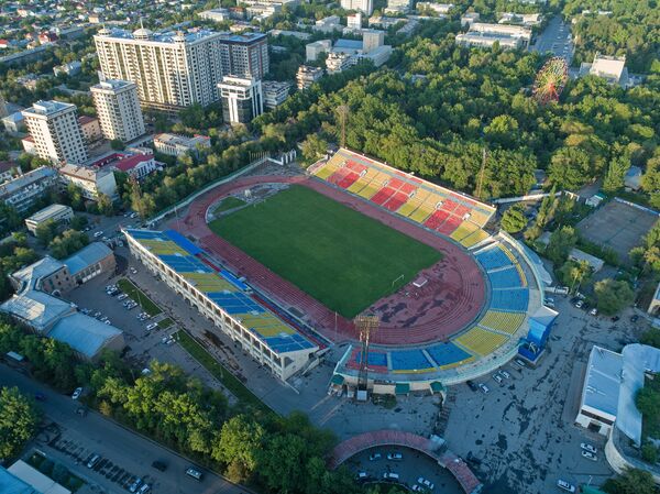 Анан кантип ири мелдештер өтөт... Көзгө басар спорттук объектилердин абалы Анан кантип ири мелдештер өтөт... Көзгө басар спорттук объектилердин абалы - Sputnik Кыргызстан