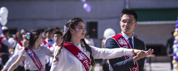 Бүтүрүүчүлөр. Архив - Sputnik Кыргызстан