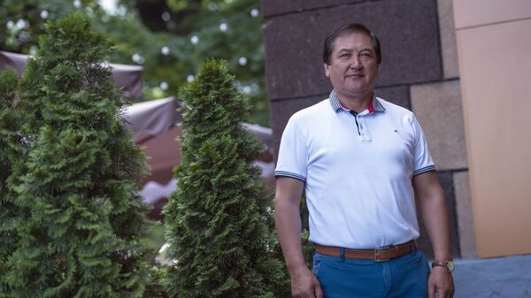 Оперный певец, народный артист КР Керим Турапов. Архивное фото - Sputnik Кыргызстан
