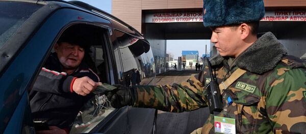 Работа КПП Чалдыбар-Автодорожный - Sputnik Кыргызстан