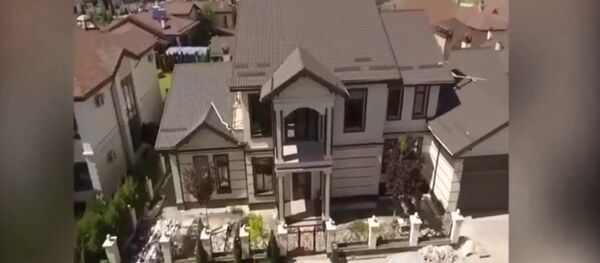 Вот это особняк! Видео обыска в доме экс-главы Центральной таможни КР - Sputnik Кыргызстан