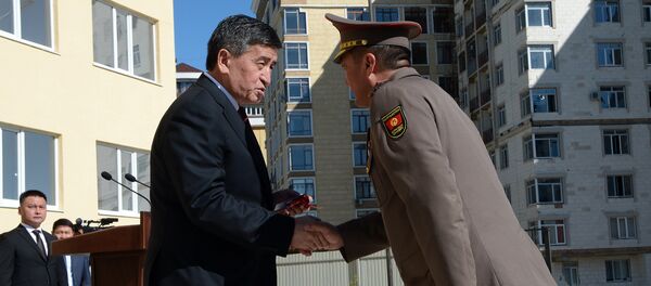 Торжественная церемония открытия нового дома для сотрудников ВС КР в Бишкеке - Sputnik Кыргызстан