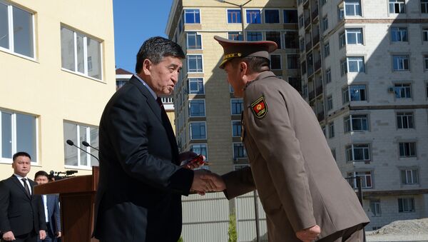 Торжественная церемония открытия нового дома для сотрудников ВС КР в Бишкеке - Sputnik Кыргызстан