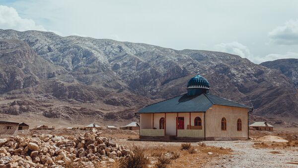 Мечеть в селе Ак-Татыр Баткенской области - Sputnik Кыргызстан