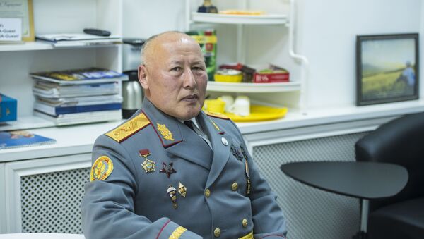 Экс-начальник Генштаба ВС КР Асанбек Алымкожоев - Sputnik Кыргызстан