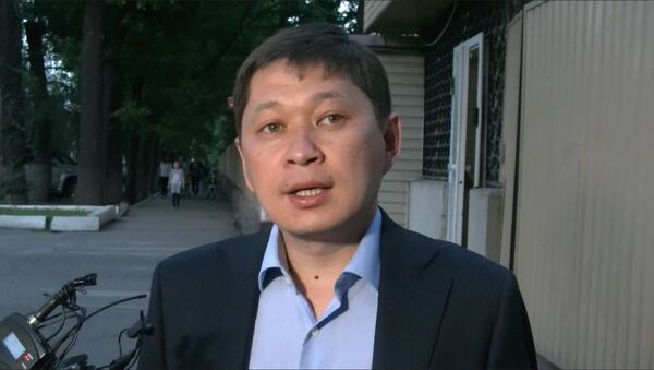 Обвиненный в коррупции Исаков вышел из ГКНБ и дал интервью. Видео - Sputnik Кыргызстан