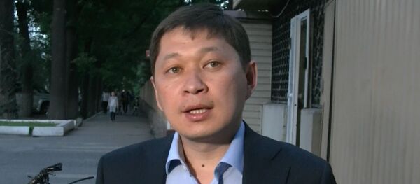 Ызам чексиз! Исаков УКМКдан чыгып айыптоолорго нааразы болду. Видео - Sputnik Кыргызстан