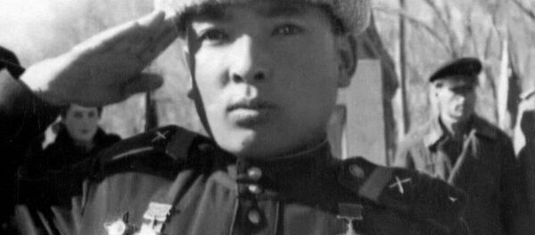 Советтер Союзунун Баатыры, генерал-майор Дайыр Асанов Советтер Союзунун Баатыры, генерал-майор Дайыр Асанов - Sputnik Кыргызстан