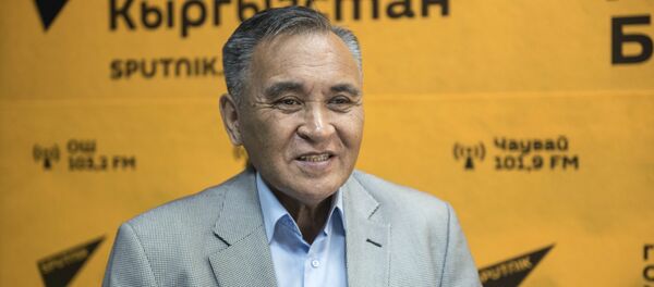 КРдин эл артисти, белгилүү төкмө акын Замирбек Үсөнбаев. Архив - Sputnik Кыргызстан