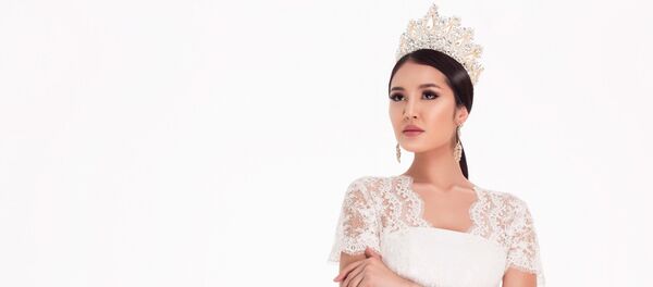 Обладательница титула Мисс Кыргызстан — 2017, модель Бегимай Карыбекова - Sputnik Кыргызстан