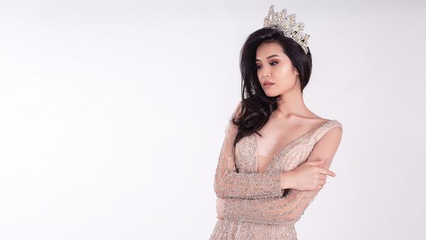 Обладательница титула Мисс Кыргызстан — 2017, модель Бегимай Карыбекова - Sputnik Кыргызстан