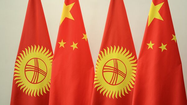 Флаги Кыргызстана и Китая. Архивное фото - Sputnik Кыргызстан