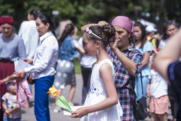 Бишкекте балдарды коргоонун эл аралык күнүнө арналган иш-чарадан ирмем - Sputnik Кыргызстан