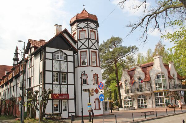 На одной из улиц курортного Светлогорска - Sputnik Кыргызстан