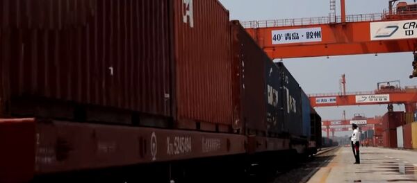 Запущен первый товарный поезд из Китая в страны Центральной Азии — видео - Sputnik Кыргызстан