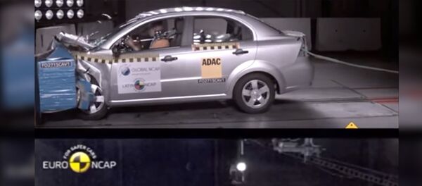 Краш-тест Ravon, появившихся в Кыргызстане. Это видео стоит посмотреть - Sputnik Кыргызстан