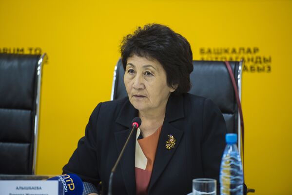 Начальник Управления развития искусства Министерства культуры, информации и туризма КР Дамира Алышбаева - Sputnik Кыргызстан