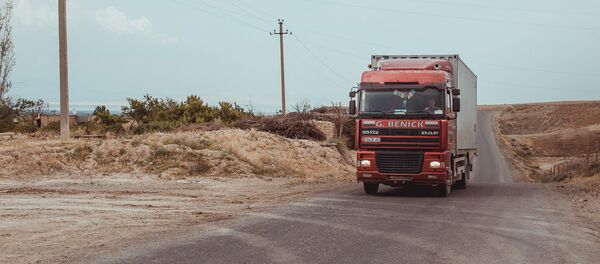 Жүк ташуучу унаа. Архив Жүк ташуучу унаа. Архив - Sputnik Кыргызстан