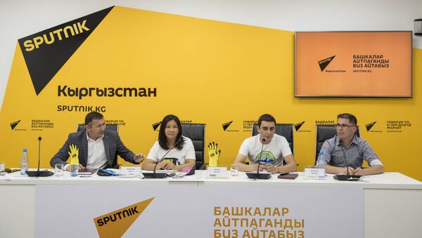 Пресс-конференция Кыргызстан утопает в отходах. Активисты призывают помочь с уборкой мусора - Sputnik Кыргызстан