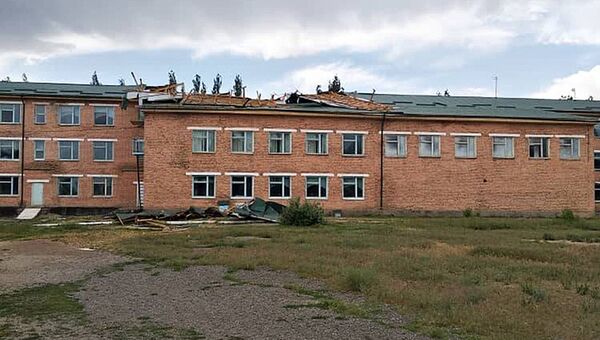Последствия сильного ветра в Кара-Буринском районе Таласа - Sputnik Кыргызстан